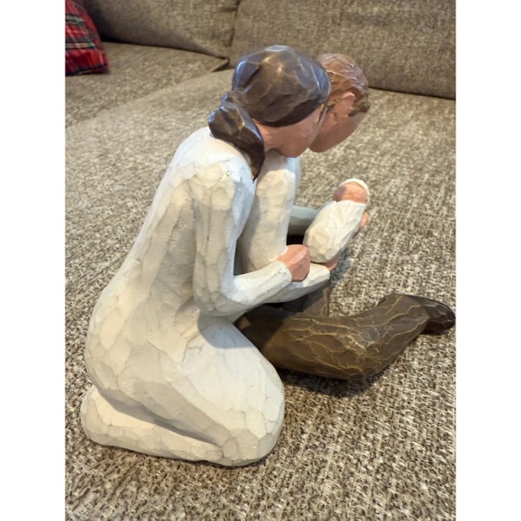 Willow Tree® by Susan Lordi 26029 NEW LIFE Mother, Father & Baby Resin Figurine - Picture 4 of 4